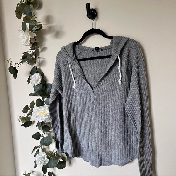 Forever 21 Hooded Long Sleeve - Picture 2 of 9